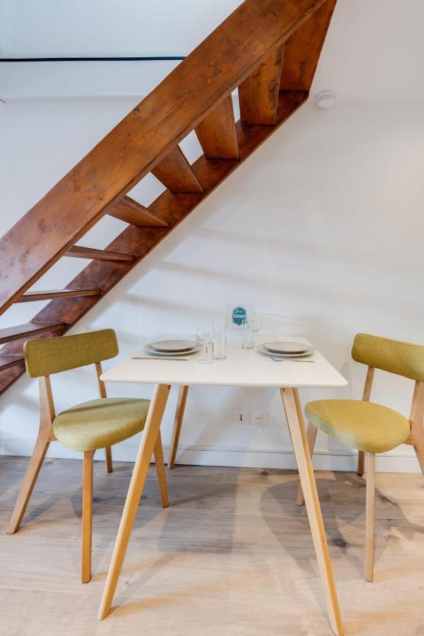 Duplex Vue Montagne - idéalement placé avec sa vue sur les toits Annecy Extérieur photo