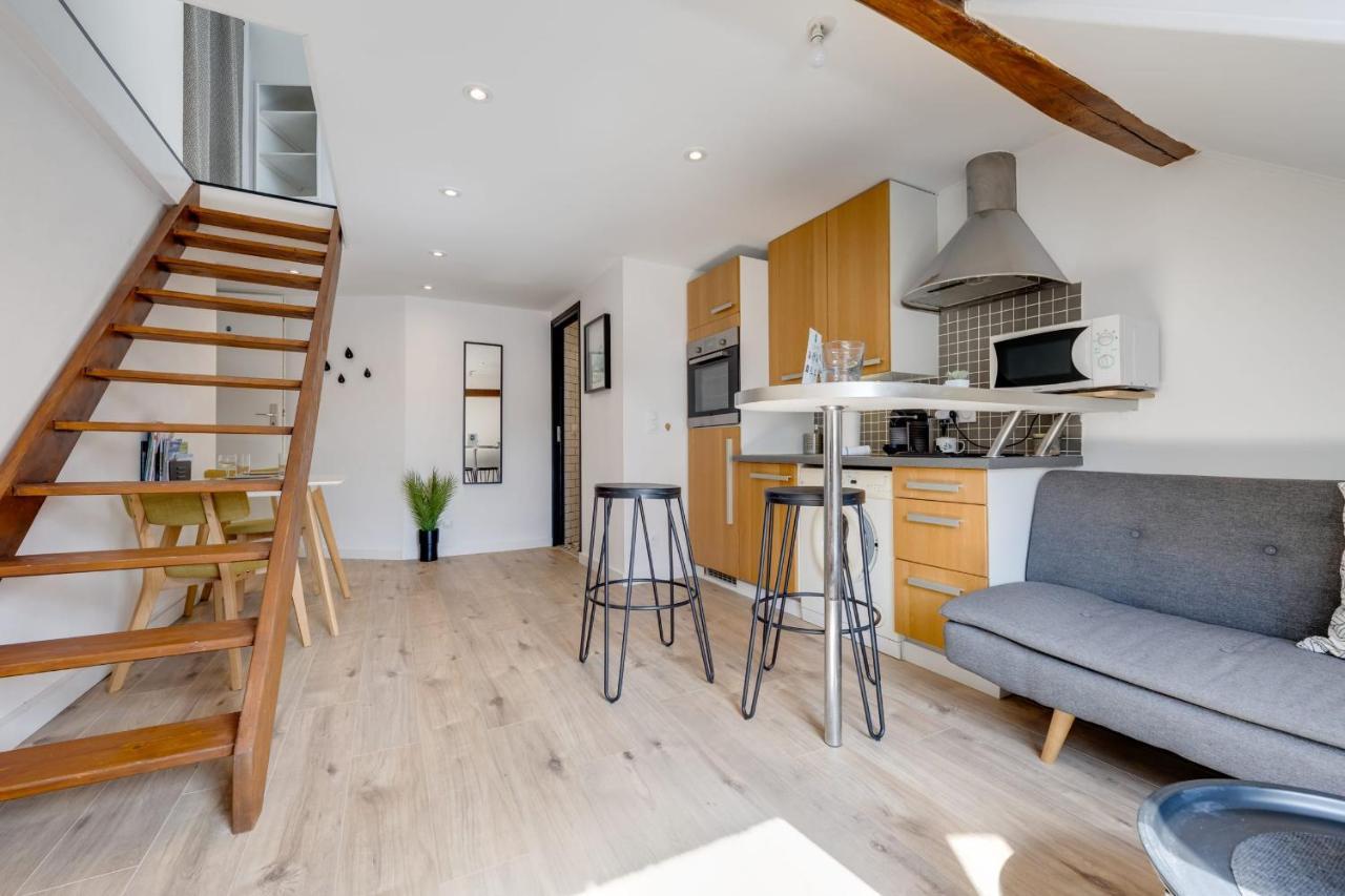 Duplex Vue Montagne - idéalement placé avec sa vue sur les toits Annecy Extérieur photo