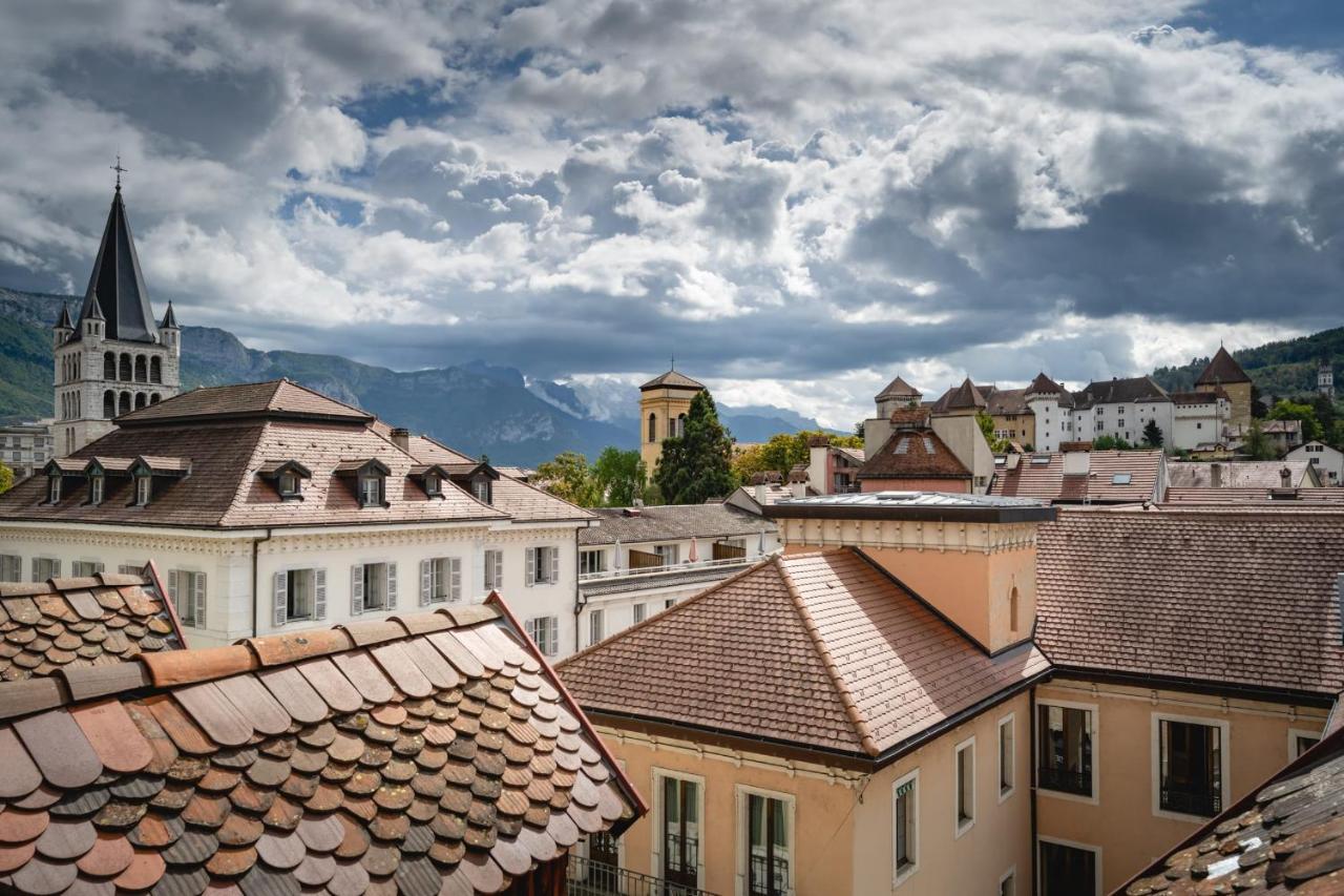 Duplex Vue Montagne - idéalement placé avec sa vue sur les toits Annecy Extérieur photo